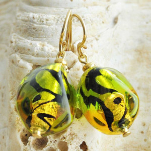 Oorbellen, murano glas groen en amber sasso two-tone