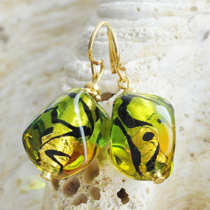 Oorbellen, murano glas groen en amber sasso two-tone