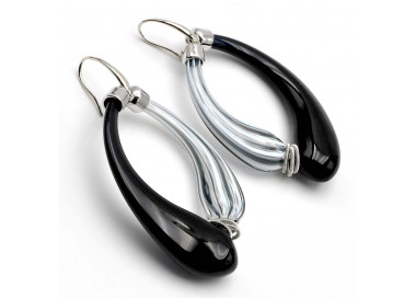 Boucles d'oreilles creoles  noir et rayures blanches et grises verre soufflé de murano de venise