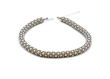 Collar renacentista blanco y gris tejido gris