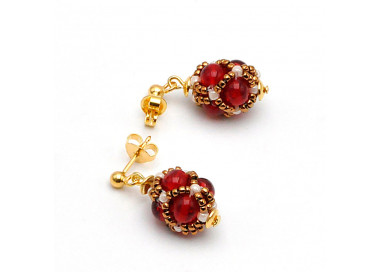 Boucles d'oreilles perles de verre clou rouge renaissance