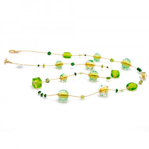 Collana lunga verde in vetro di murano di venezia