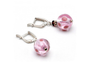 Boucles d'oreilles dormeuses mauve verre de murano de venise