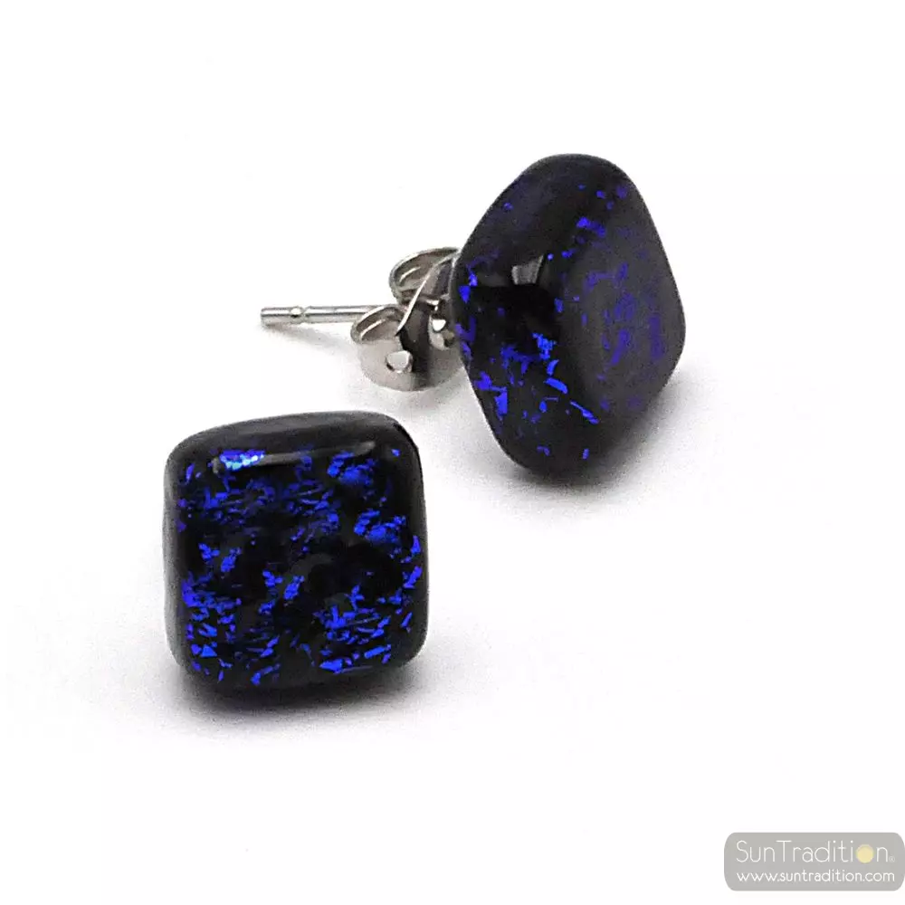 Oorbellen square stud blauw en zwart van echt glas van murano bij venetië