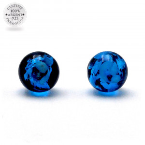 Boucles d'oreilles clou bleu clair et noir en veritable verre de murano de venise