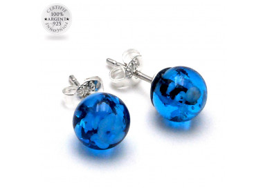 Boucles d'oreilles clou bleu clair et noir en veritable verre de murano de venise