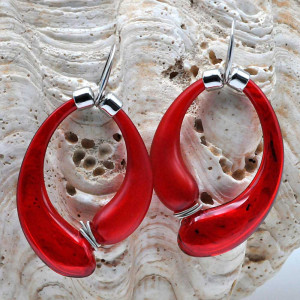 Boucles d'oreilles creoles rouge et satin veritable verre soufflé de murano de venise