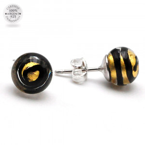 Boucles d'oreilles clou or tourbillon noir en veritable verre de murano de venise