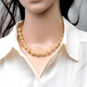 Collana opalino beige in vetro di murano di venezia