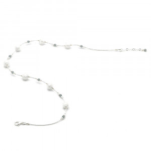 collier blanc et argent en veritable verre